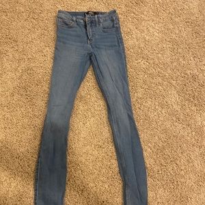 Need a pair of plain jean's? Here is the pair!